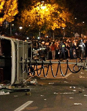 Penn State Rioters trash a news truck